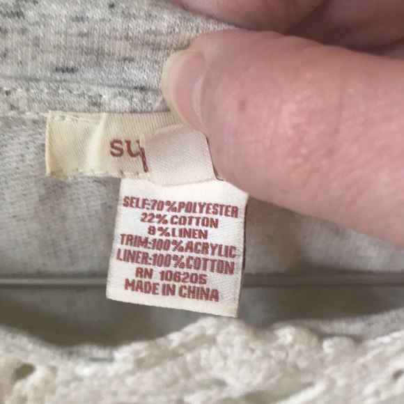 Sundance Grey with Ivory Crochet Long Sleeved Sweater size Small - Picture 7 of 11